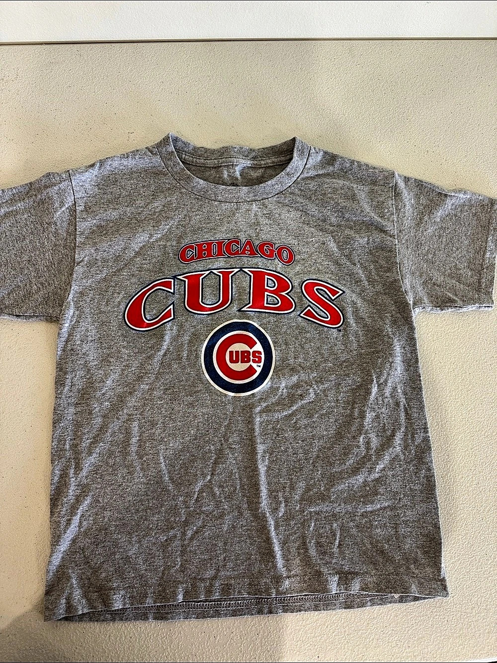 Chicago Cubs graphic Tees Size Small/Medium
